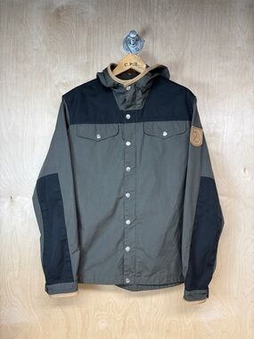 Fjallraven Greenland No. 1 Special Edition Two-Tone Hooded Jacket in Olive/Black